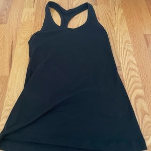 Black lulu workout tank size 6 barely worn great condition!